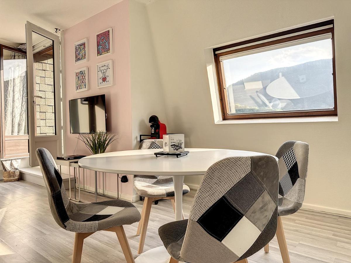 Charmant Appartement Avec Terrasse Parking Ispagnac Экстерьер фото